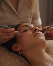 Charger l'image dans la galerie, Soin Visage Phyto Aromatique YONKA - dès 20 minutes - esthéticiennes qualifiées à Beauvais