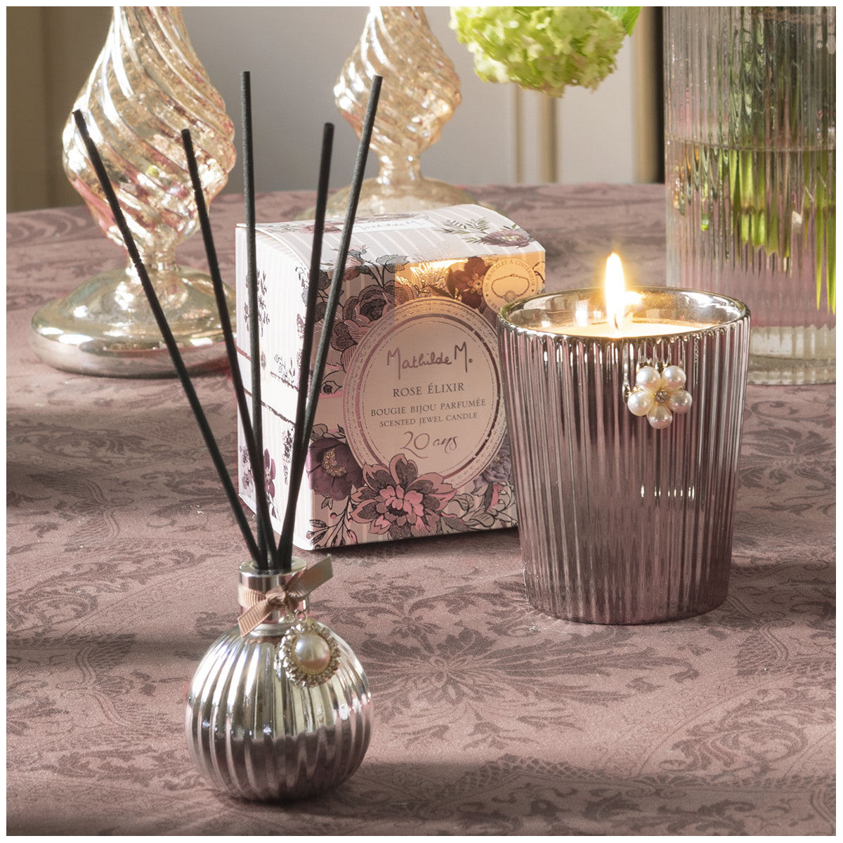 MATHILDE M - Bougie Bijoux Parfumée Célébrations Exquises 260 g - Parfum Rose Elixir