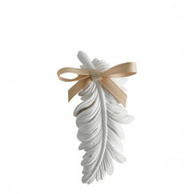 Charger l'image dans la galerie, Décor parfumé à offrir Plume - MATHILDE M