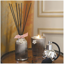 Charger l'image dans la galerie, MATHILDE M - Diffuseur de parfum d'ambiance Célébrations Exquises 200 ml - Rose Élixir