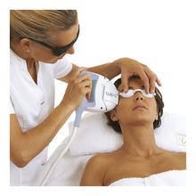 Charger l'image dans la galerie, Stimulation Collagénique à la lumière pulsée - Photo Rajeunissement - Beauvais dans l'Oise