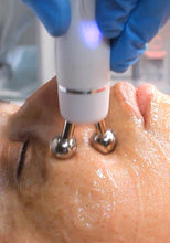 Charger l'image dans la galerie, Soin HYDRA FACIAL 1 heure - innovation rénovateur de peau