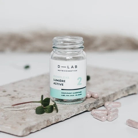 COMPLEXE LUMIERE ACTIVE DLAB pour réveiller votre teint