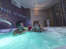 Charger l'image dans la galerie, Jacuzzi spa privatif Beauvais