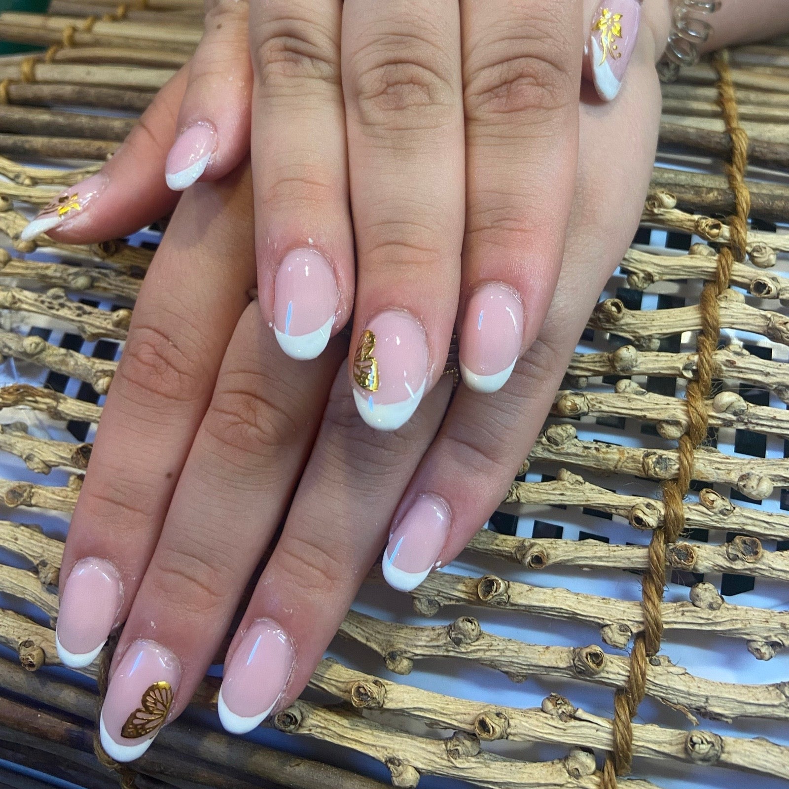 Manucure et vernis semi-permanent au Spa No Stress Beauvais — ongles parfaits longue tenue