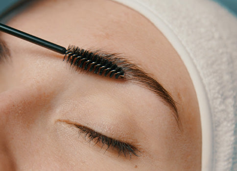 Brow lift ou réhaussement des sourcils