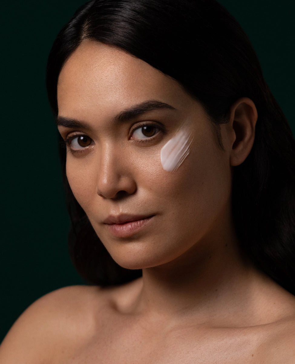 Jeunesse Cinq Mondes grâce à la feuille de Geto gamme premium Cinq Mondes luxe à la française
