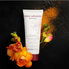 Charger l&#39;image dans la galerie, Exfoliant Graines et Fleurs - CINQ MONDES - Rituel de Bali Indonésie 60 ml
